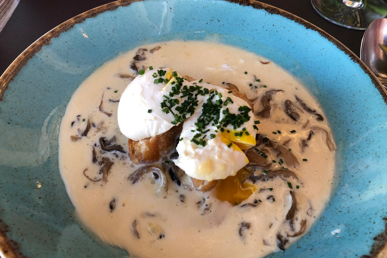Oeufs en Meurette - with a difference